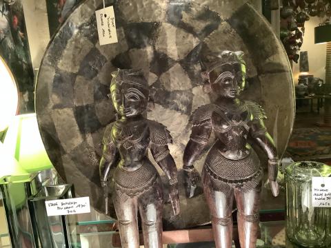 Couple de statues Rajpouts anciennes