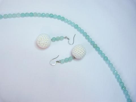 Boucle perles crochetées et perles de jade