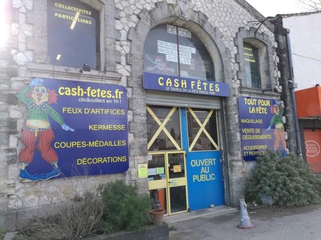 Bonnet de père noël bébé chez  à Montpellier-Lattes,  spécialiste du déguisement